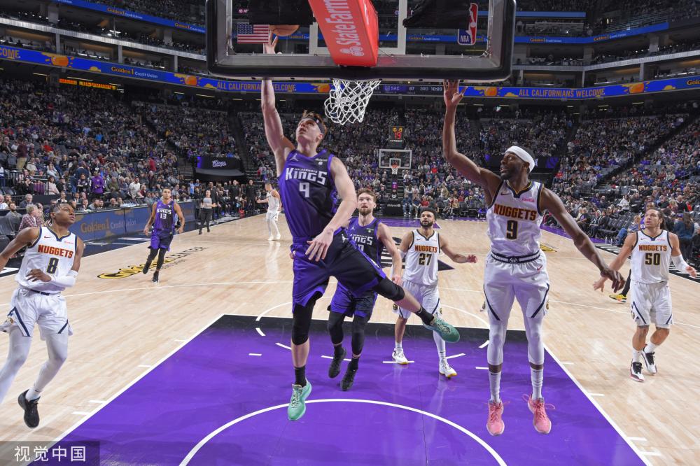 通过篮球传 通过篮球传