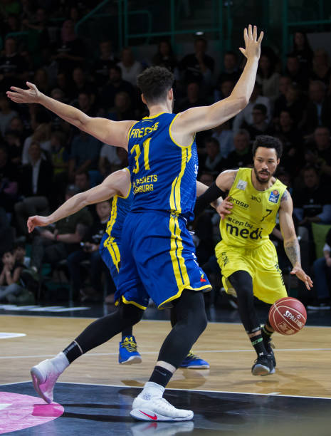 实力稍逊一 实力稍逊一